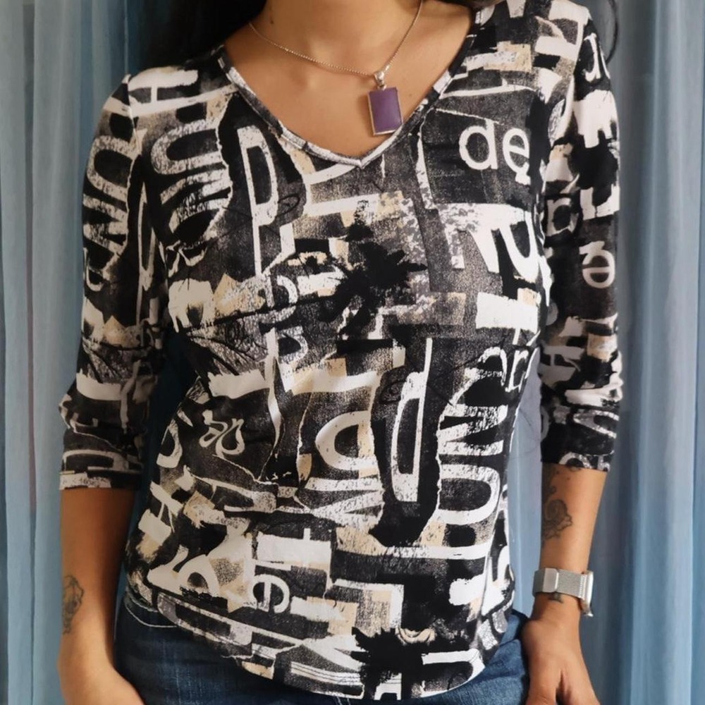 Abstract Typography Print V-Neck Top - Picture 5 of 6